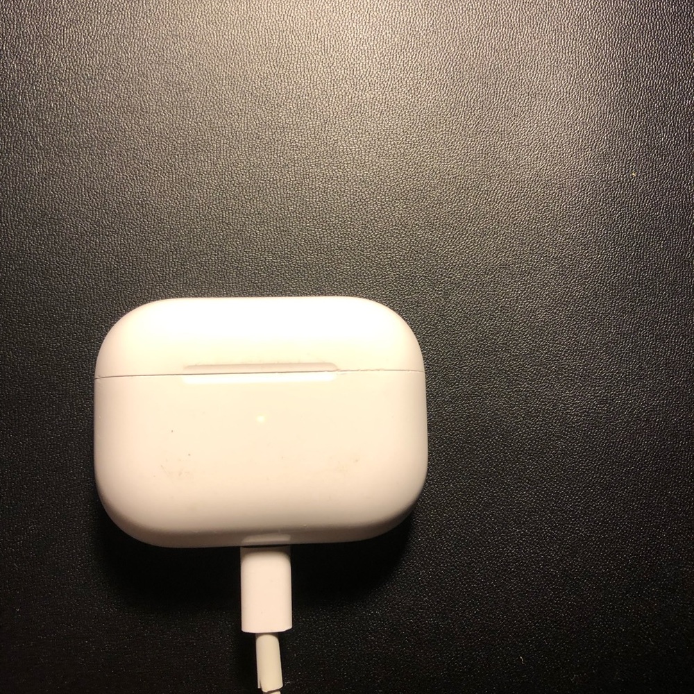 AirPods Pro (Charging Case Only)